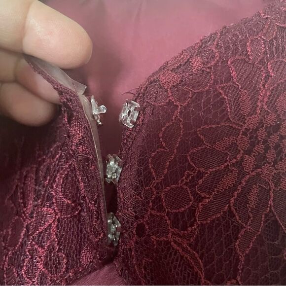 AZAZIE COLLEEN A-Line Lace Chiffon Floor-Length Burgundy Bridesmaid Dress Size 2 - Picture 10 of 15